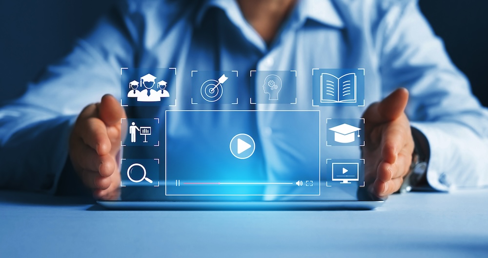 IoT integrētie sensori, izpildmehānismi, mērierīces viedajiem mājokļiem un digitālie dvīņi esošajām ēkām